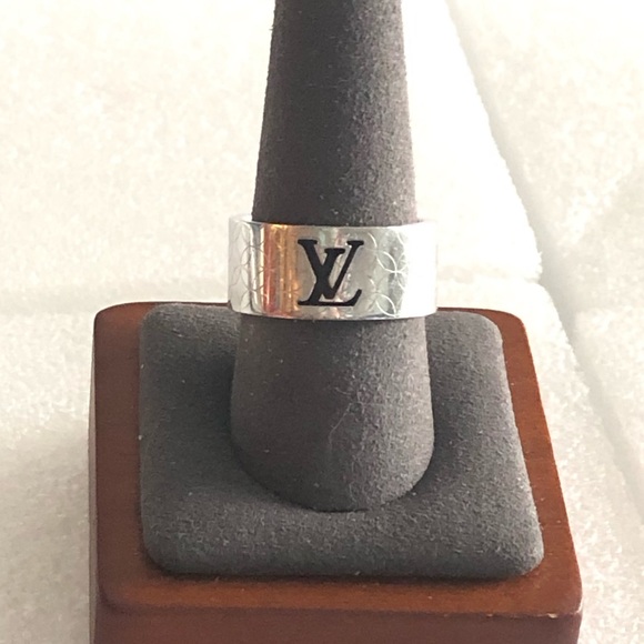 LOUIS VUITTON Cut Out Burg Champs Elysees Silver Plated Ring Unisex Sz L 10-1/4 - Picture 4 of 17